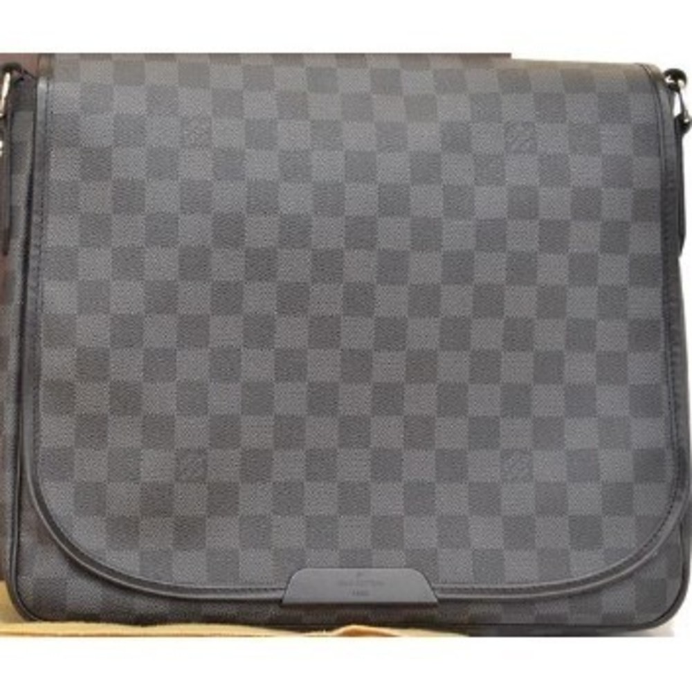 Louis Vuitton Daniel MM Messenger Bag Damier Graphite